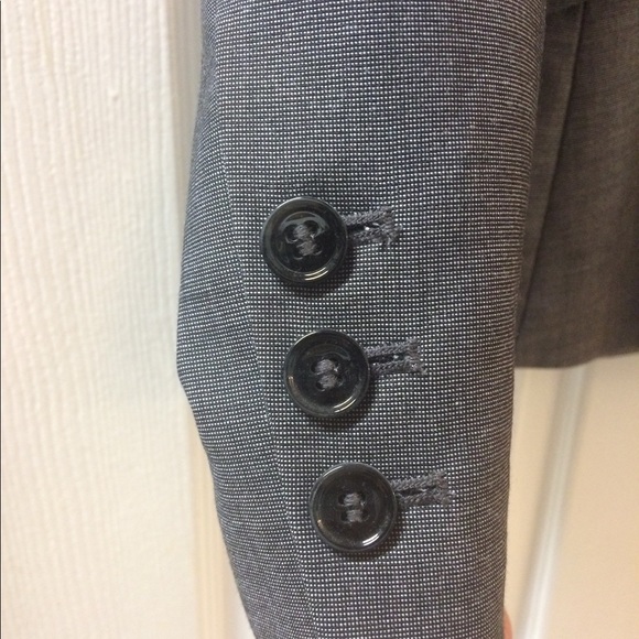 Blazer - Picture 4 of 4