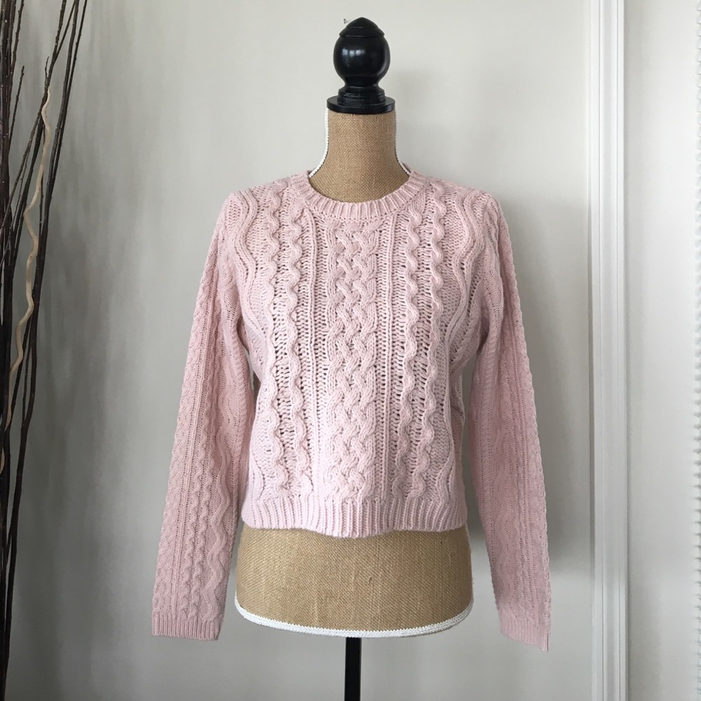 💗Super cute cable knit cropped sweater