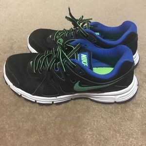 Nike Revolution 2 sneakers
