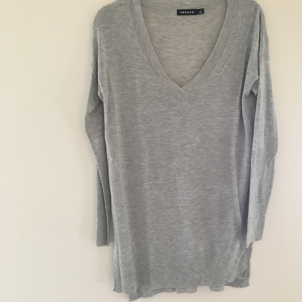 Long Deep-V Sweater 🖤 NWOT