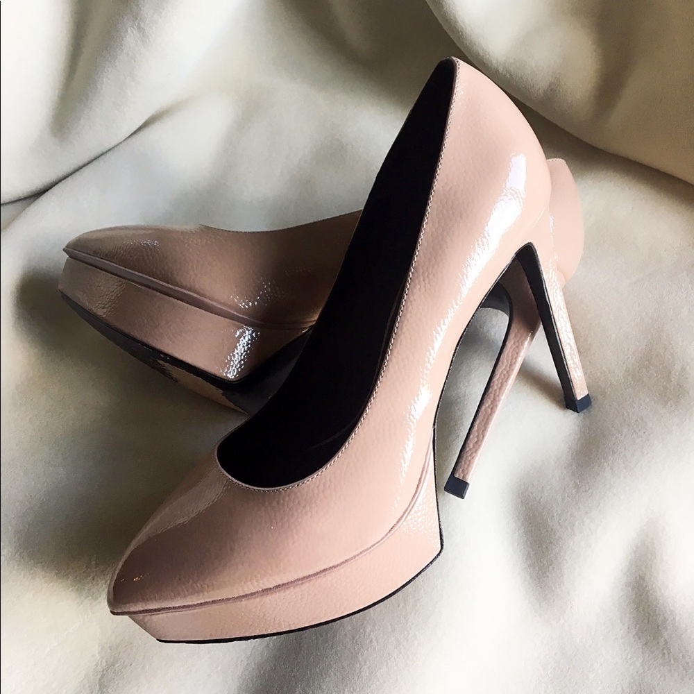 Nude platform pump