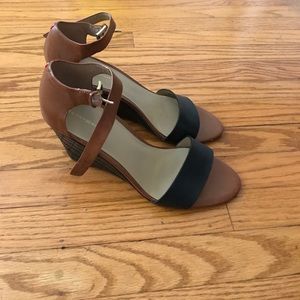 Tommy Hilfiger black and tan wedges, NWOT size 9.5