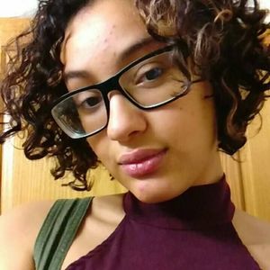 Meet your Posher, Olivia