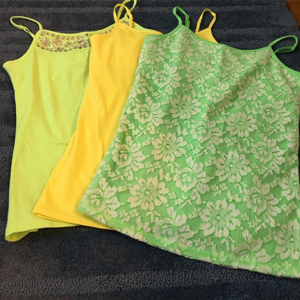 🗣tank top bundle🗣