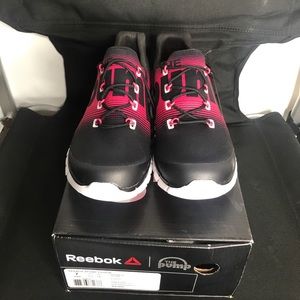 Size 7 In women’s Reebok “the pump” running shoe