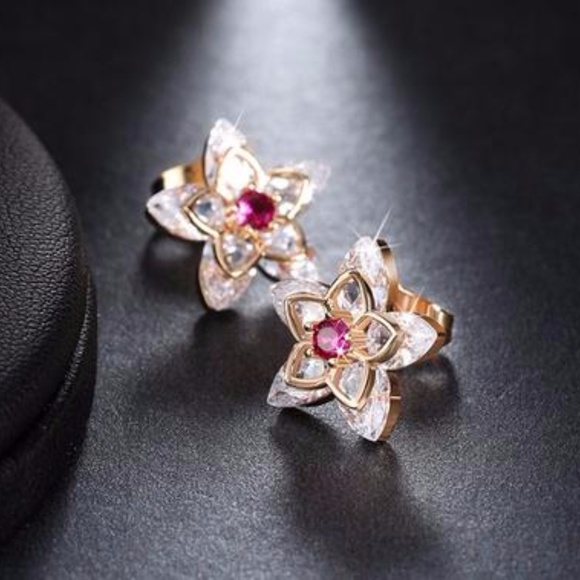 ❤️4 for $20 Sale❤️AAA+ star Stud Earrings - Picture 5 of 5