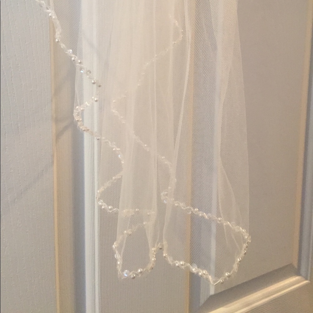 David's Bridal Veil White Beaded Edge