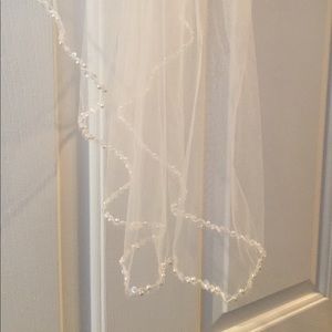 David's Bridal Veil White Beaded Edge
