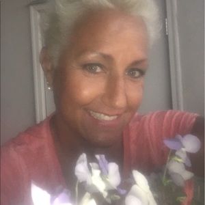 Meet your Posher, Debbie