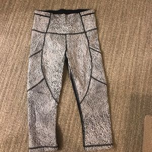 Lululemon Cropped Leggings
