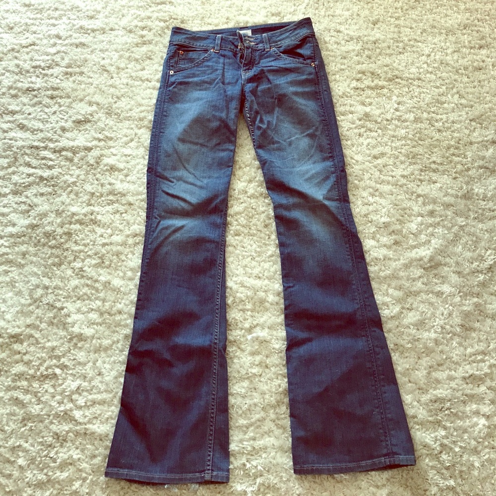Hudson mid rise signature boot cut Jean size 28