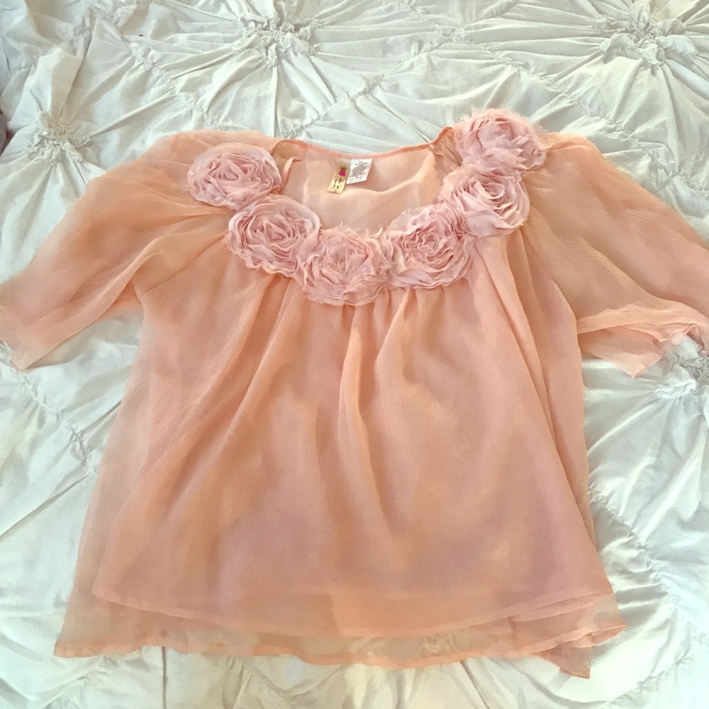 Alice Moon blush flower top