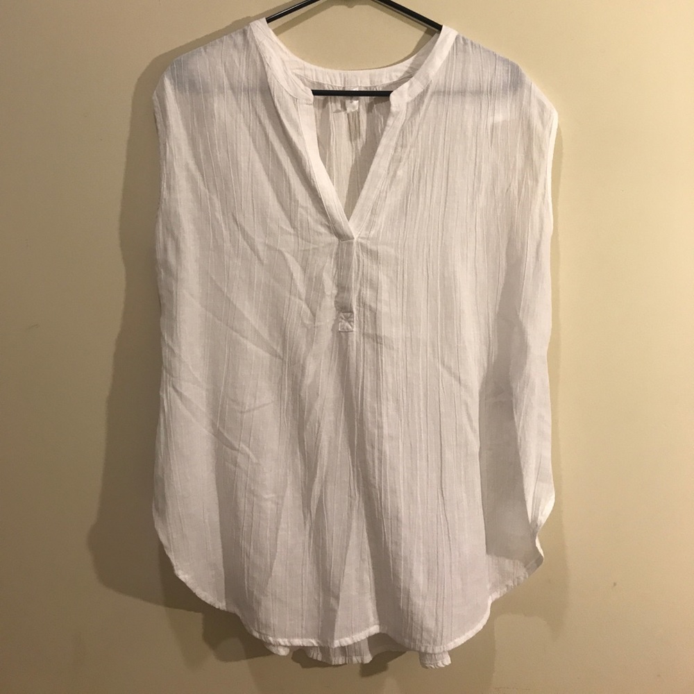 Linen sleeveless blouse