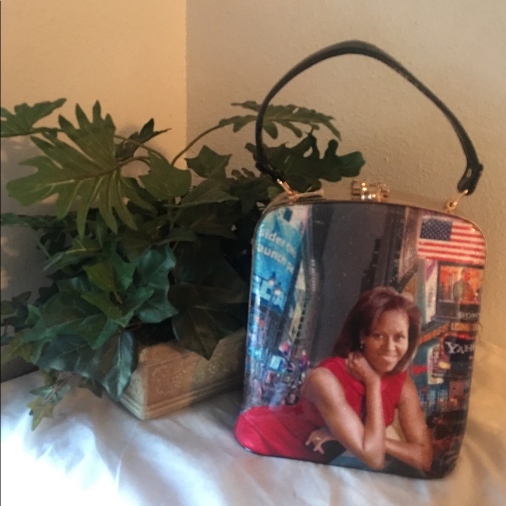 OBAMA Handbag Glossy 🦋👛☀️ NWT Classy