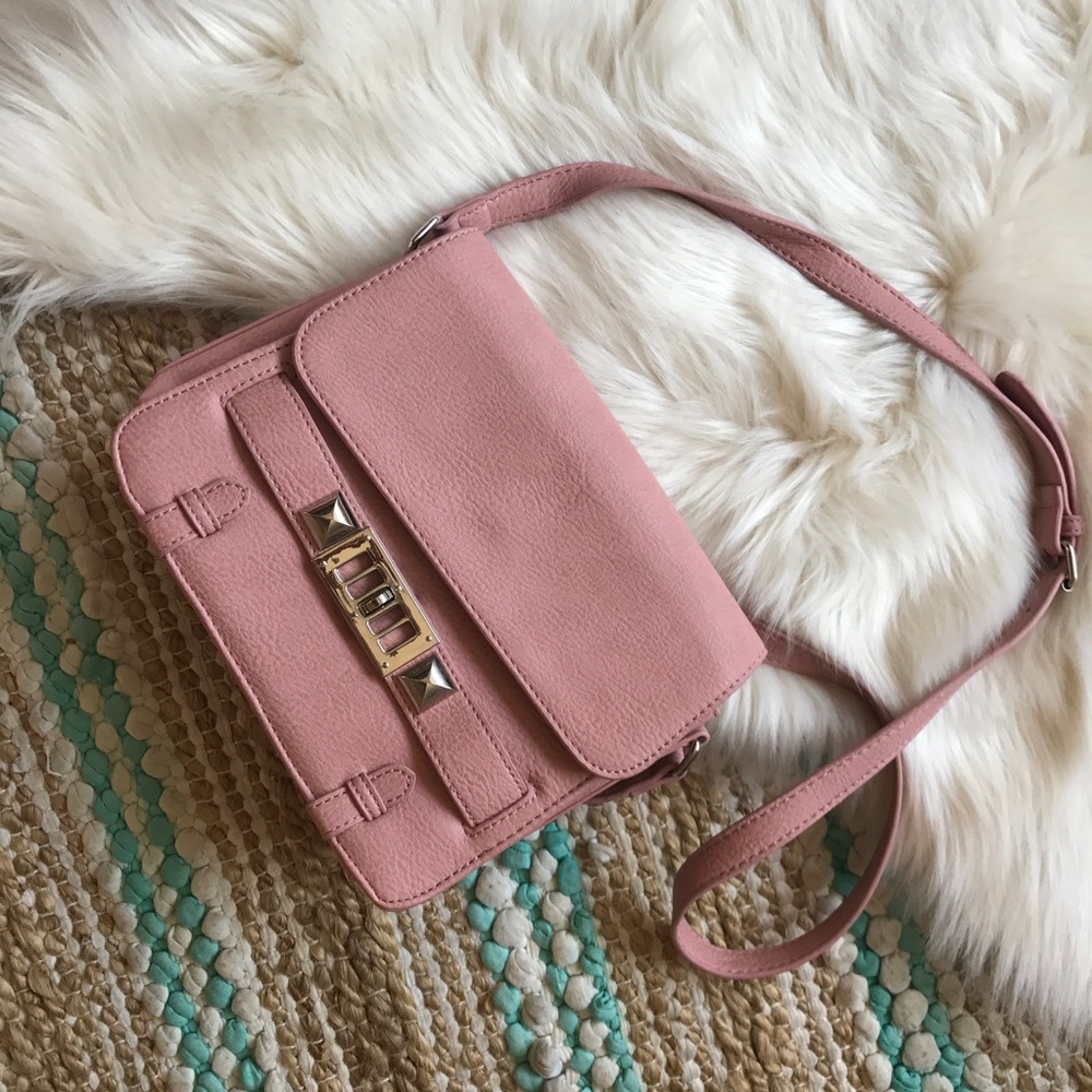 Steve Madden cross bag