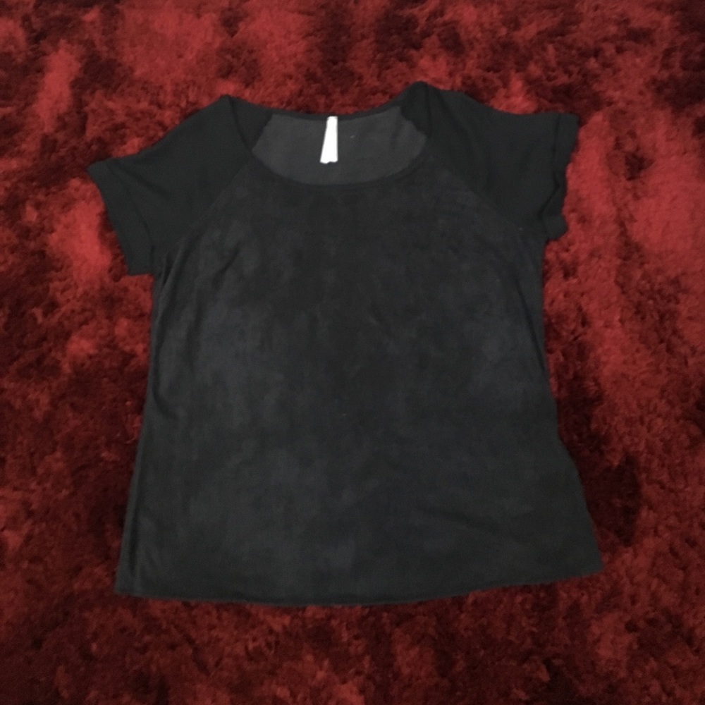 Never worn black shirt soft body