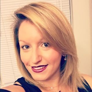 Meet your Posher, Raquel