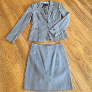 Banana Republic size 4 grey skirt suit