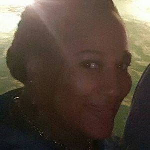 Meet your Posher, Roxanne