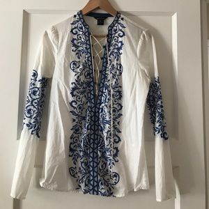 Moda International lace up front long sleeve top M