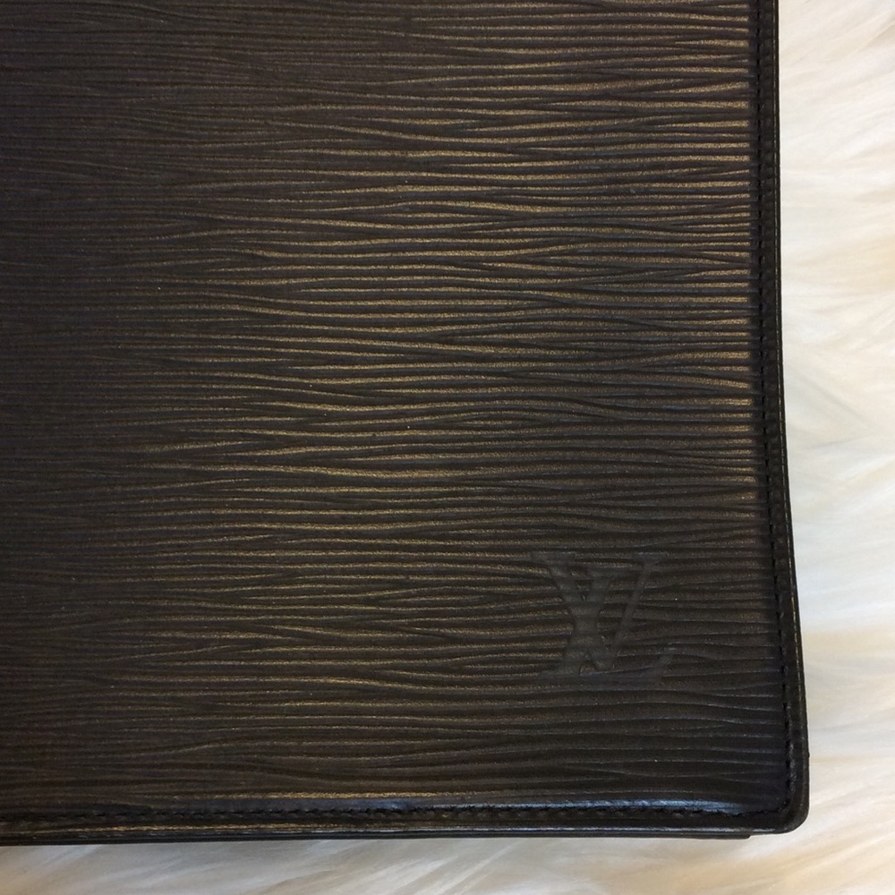Louis Vuitton Ombré Black Epi Leather Tote - Picture 3 of 8