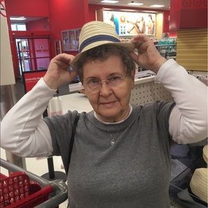 Meet your Posher, Linda