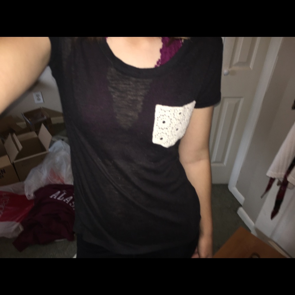 Shear black black tee with embroidered pocket