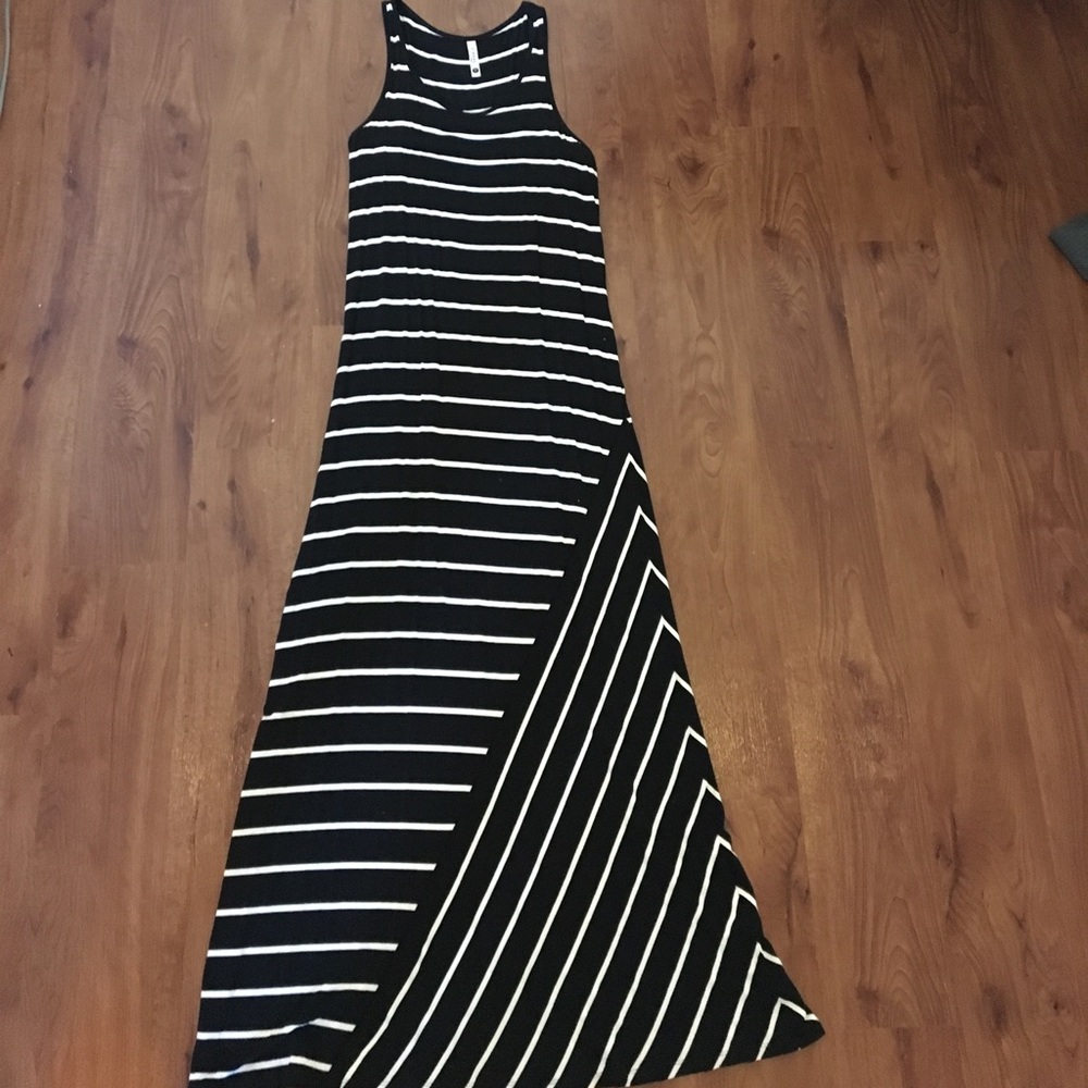 Kensie Maxi dress