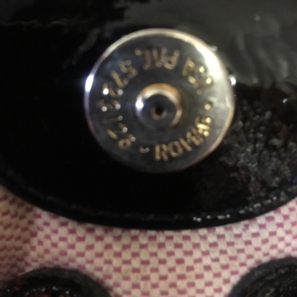 ⚡️FLASH SALE ⚡️ Dooney & Bourke Black Leather Bag - Picture 4 of 8