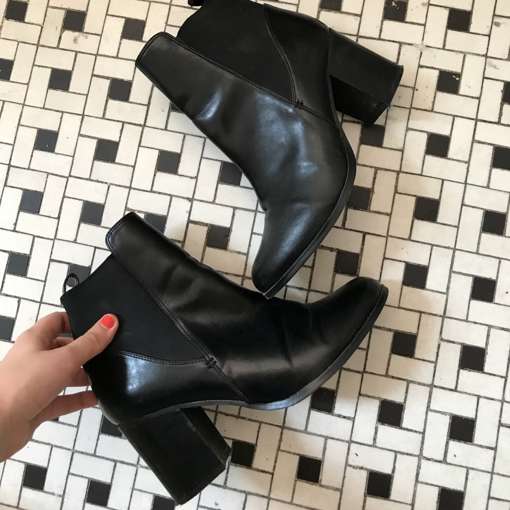 cool AF leather boots, SIZE 9 !!