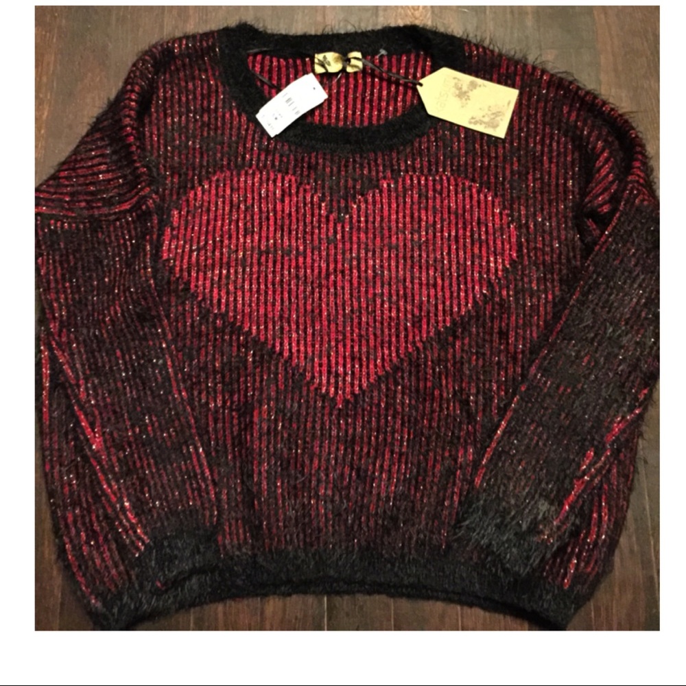 NWT LF STORES HEART SWEATER