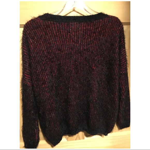 NWT LF STORES HEART SWEATER - Picture 3 of 4