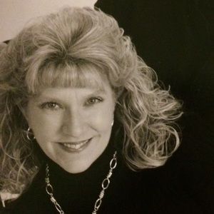 Meet your Posher, Dedee