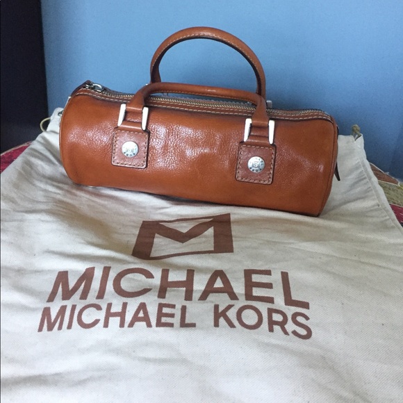 Michael Kors Handbags - Michael Kors leather barrel bag