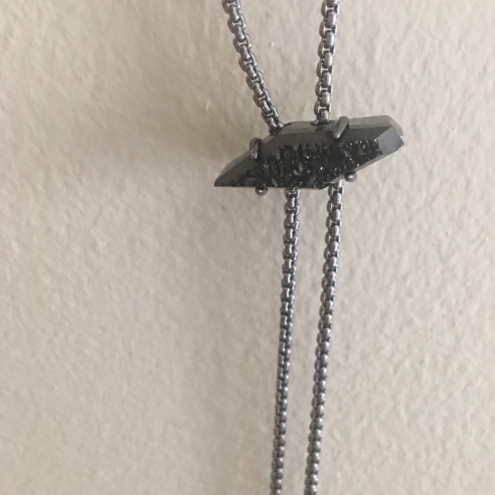 Kendra Scott necklace