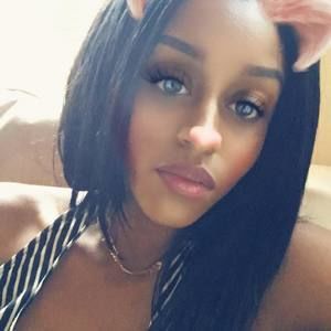 Meet your Posher, Victoria