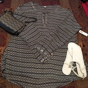 Sweet and simple black clutch