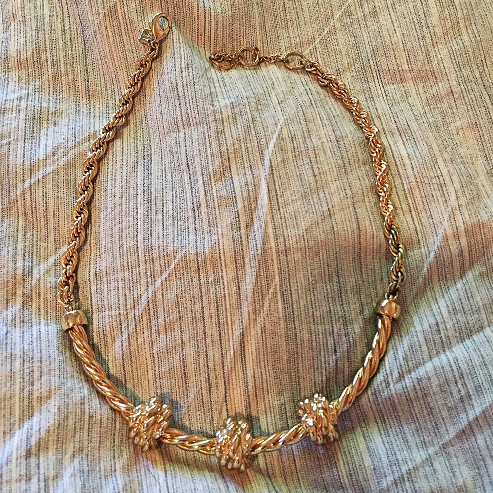 Banana Republic loose choker Gold Knots