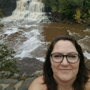 Meet your Posher, Lottie