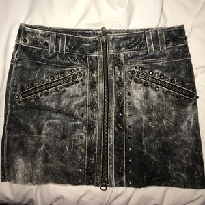 100% cow leather mini skirt with hardware