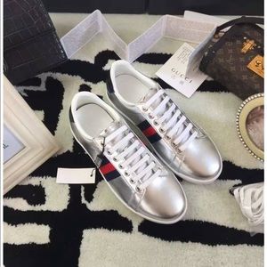 Meet your Posher, Nia