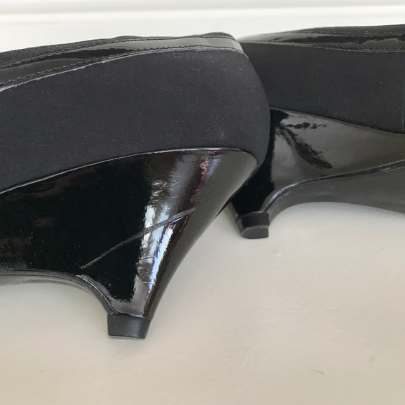 Ellen Tracy Rigly Open Toe Shoe - Picture 7 of 8