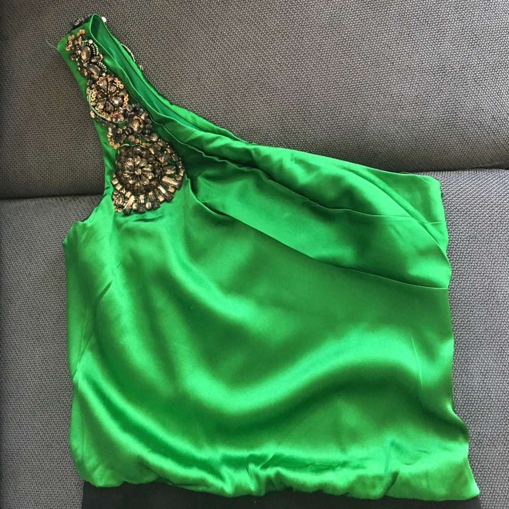 Beautiful cocktail dress for the holidays!!!