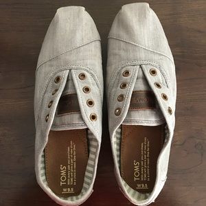 Women’s Toms