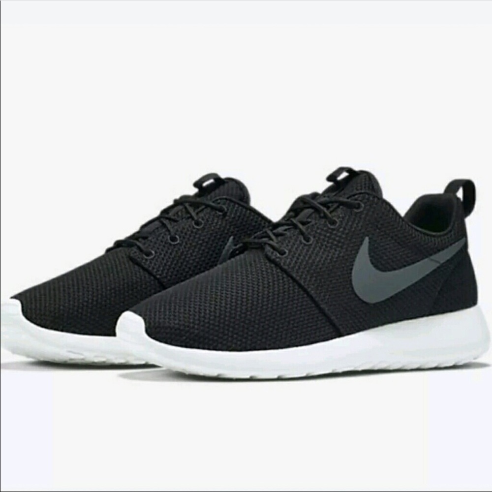 Men's Nike Roshe - size 9.5!