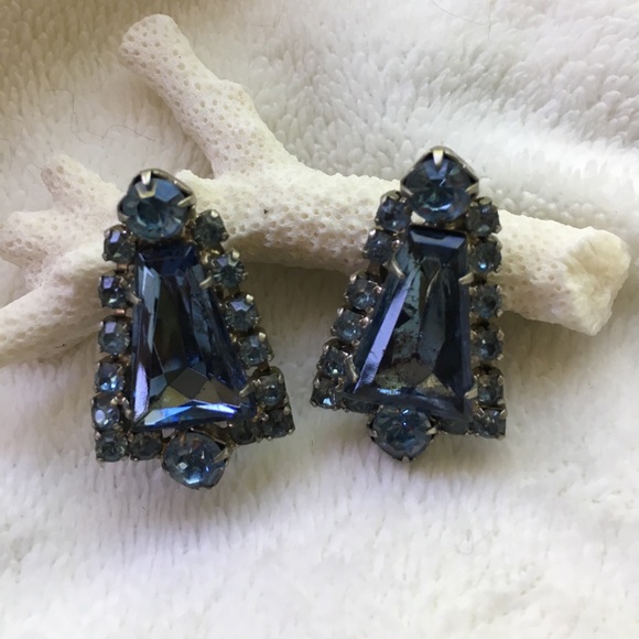 Vintage Blue Rhinestone Clip Earrings - Picture 2 of 4