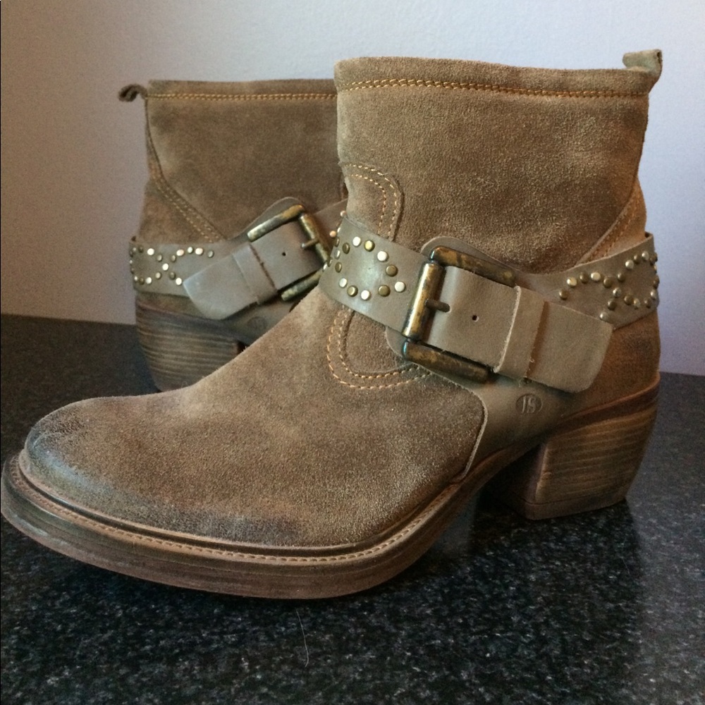Gorgeous Joseph Seibel Suede Boots