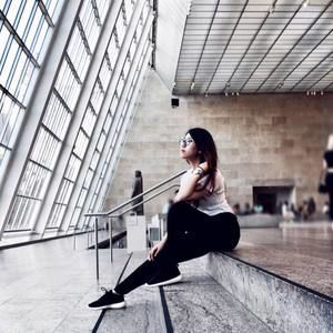 Meet your Posher, Jenny