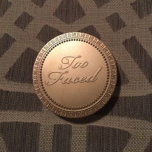 Too faced bronzer