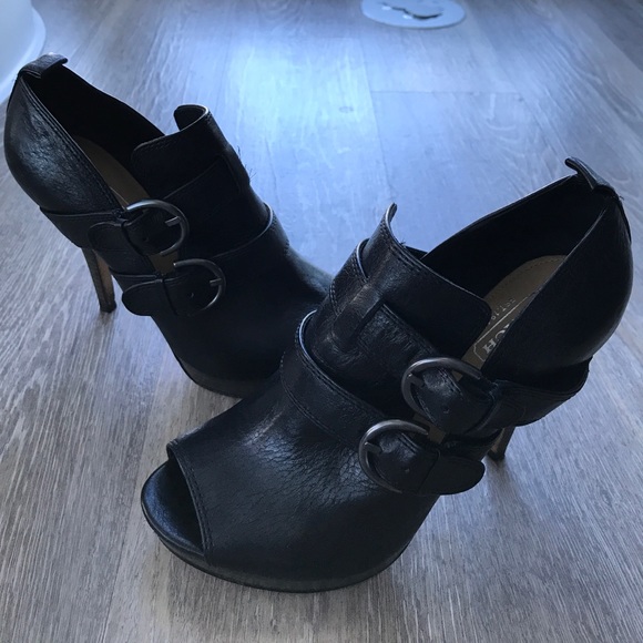 Coach heels - Picture 2 of 3